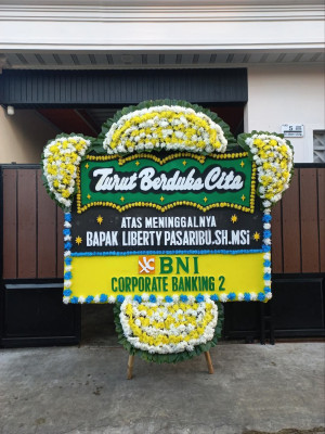 Papan Bunga Duka di Pasar Baru