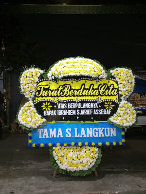 Papan Bunga Duka di Pasar Baru
